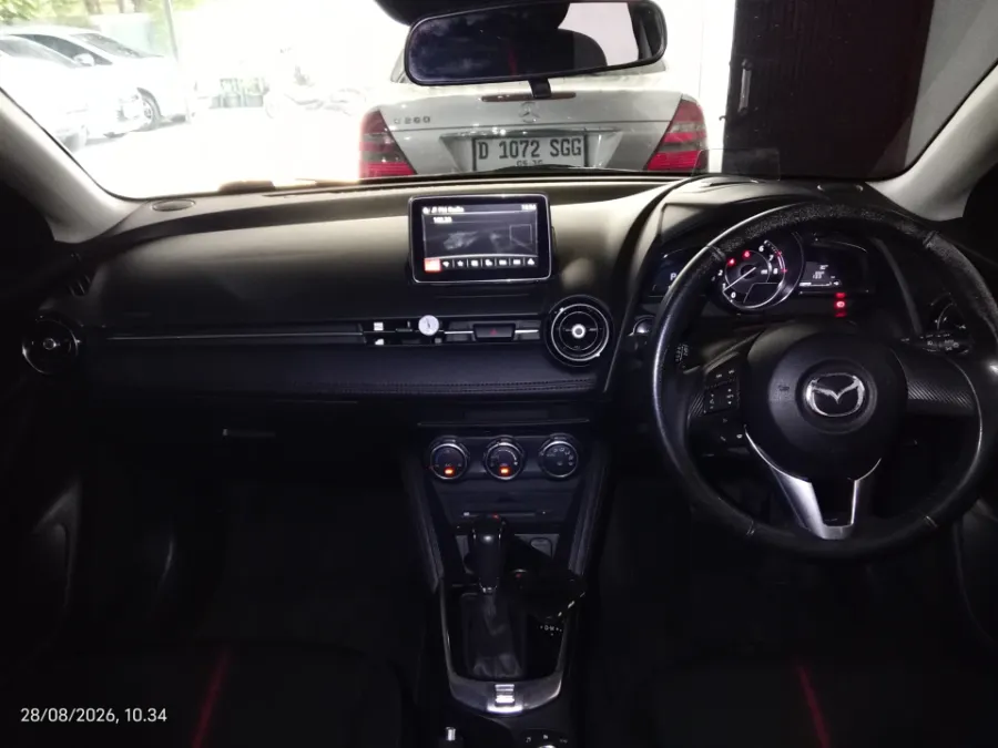 Foto Mobil Bekas Dashboard Mazda 2 1.5 GT Skyactiv tahun 2016
